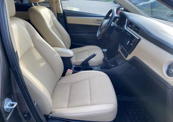 Toyota Corolla cena 49900 przebieg: 253080, rok produkcji 2016 z Kalisz małe 596